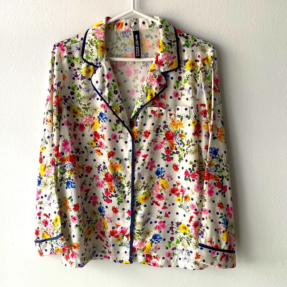 Design Lab silk floral pajama style top. Size XS.